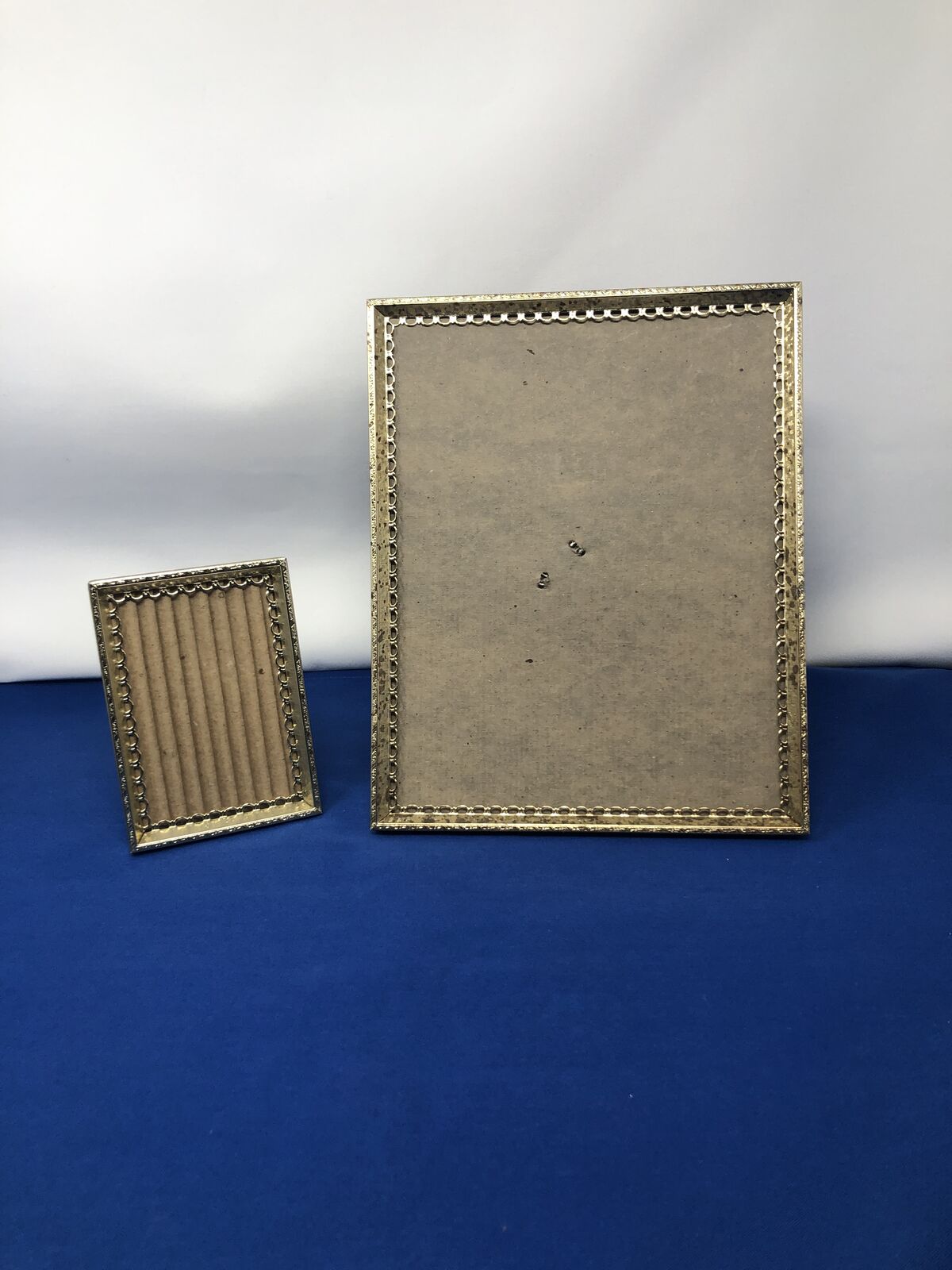 Unique Design Vintage Gold Metal Picture Frames – Matching 8x10 & 3.5x5 Set