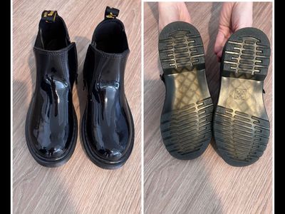Perfect for back to school! Cute Girls Doc Martens Chelsea Boots