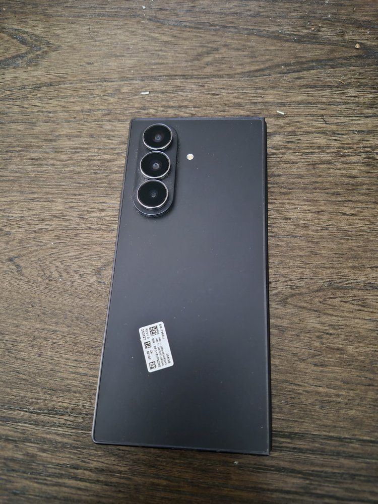 Main image 3
