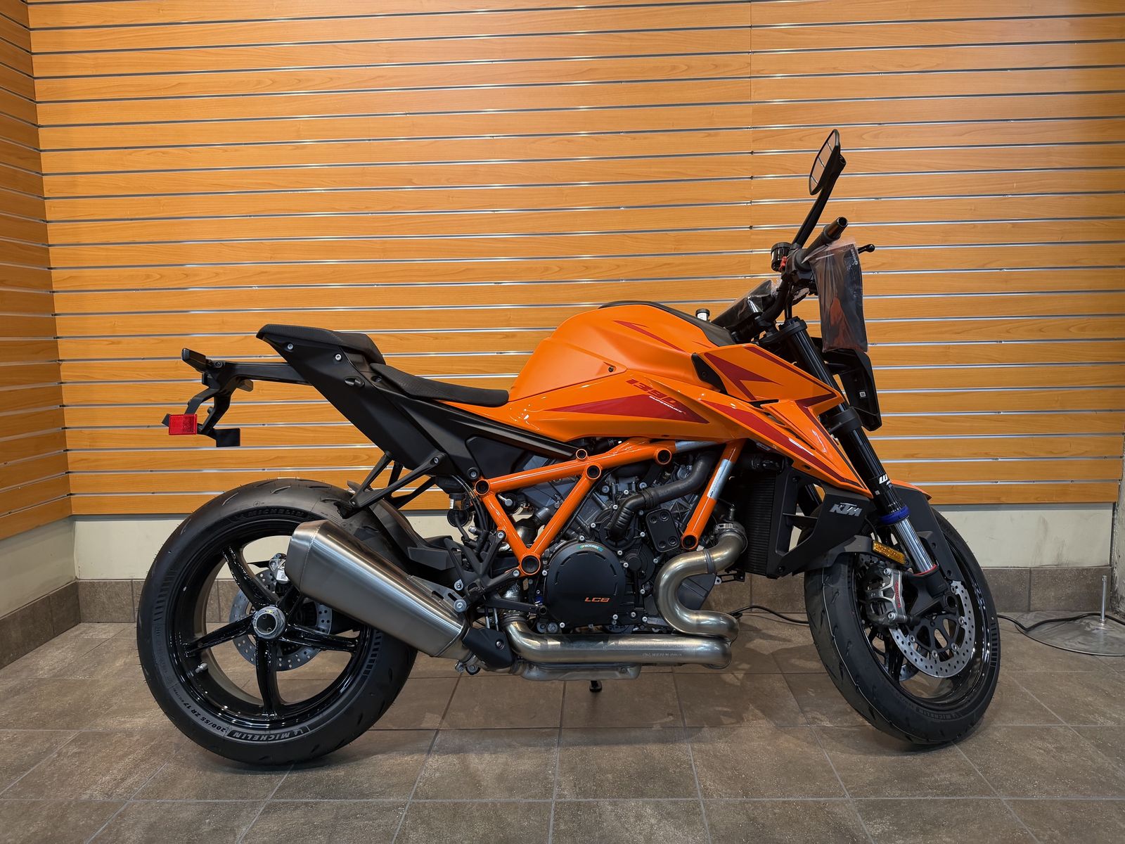 2026 KTM 1390 SUPER DUKE R EVO Orange - K18457