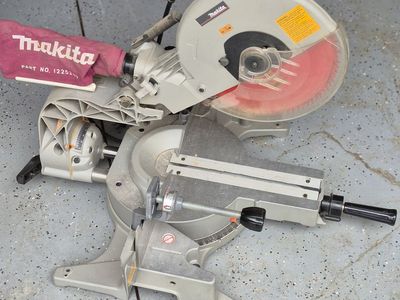 12 Inch Makita compound miter saw