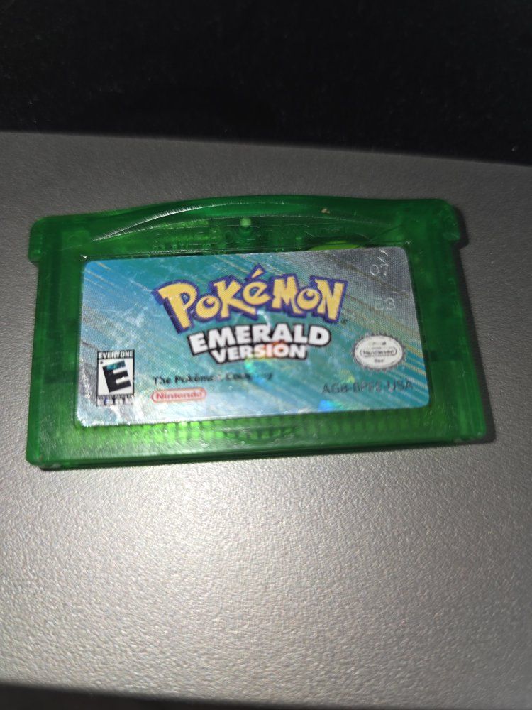 Pokemon Emerald Authentic