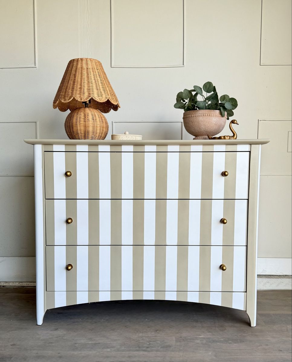 Dresser