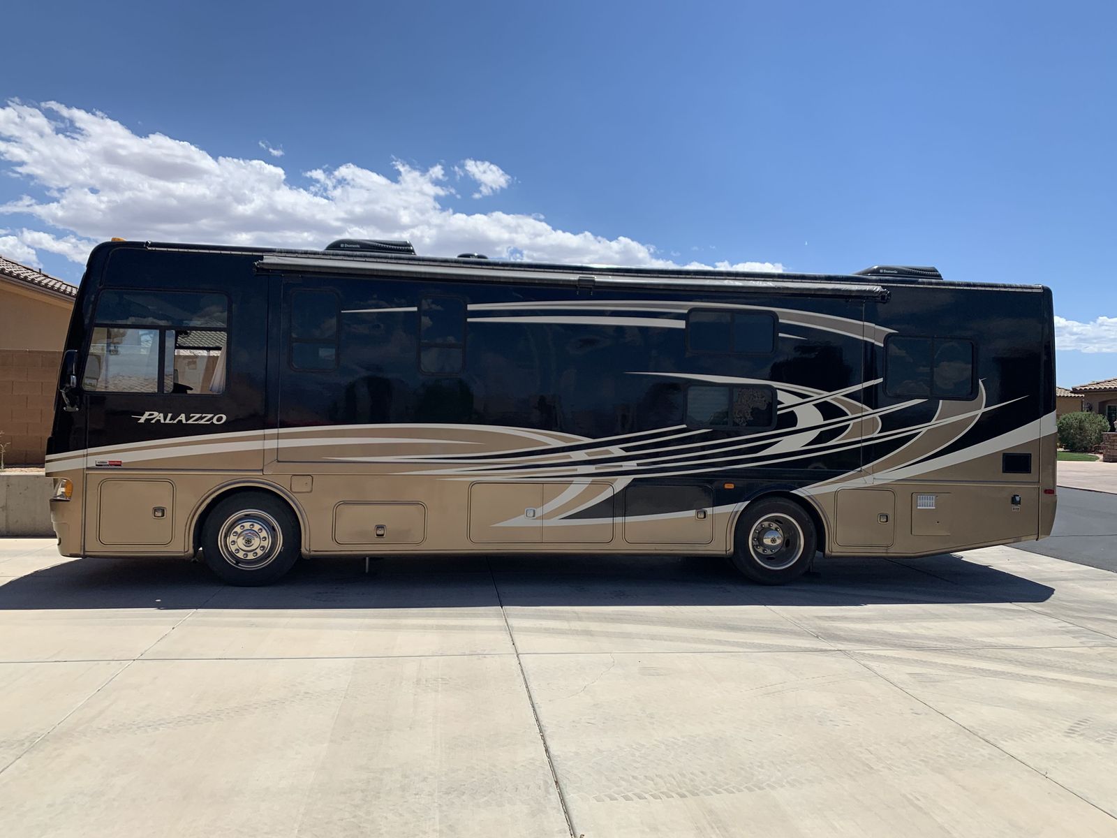 2013 Thor Motorcoach Bunk Model