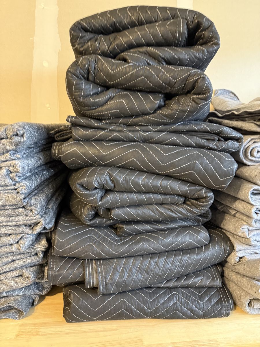10 US Cargo Control Economy Deluxe Moving Blankets - 65lbs / Dozen