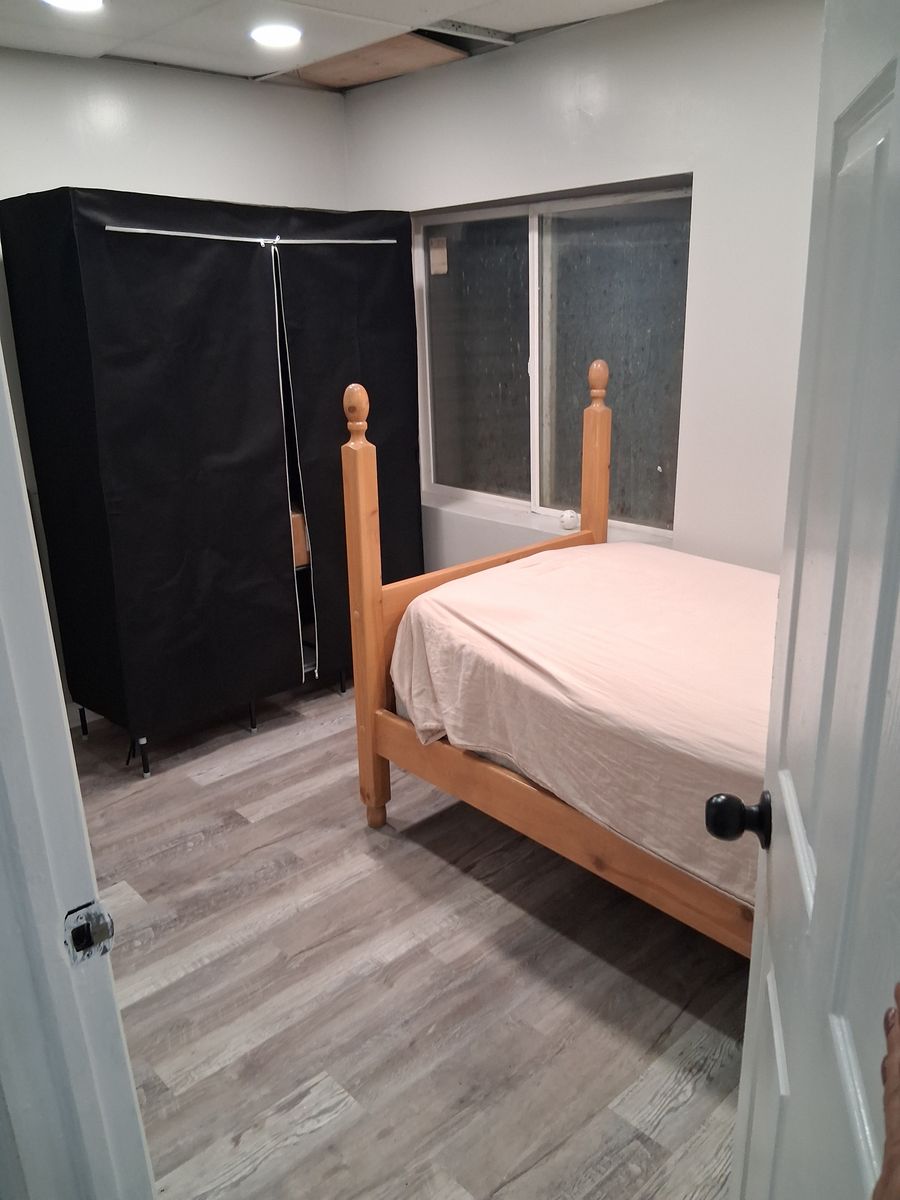Small Room for rent $ 460