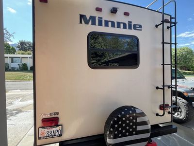 2018 Winnebago Minnie 2500FL | Rare Front Living Floorplan | One Owner | Great Condition