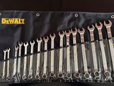 DeWalt 18 Piece Metric Combination Wrenches