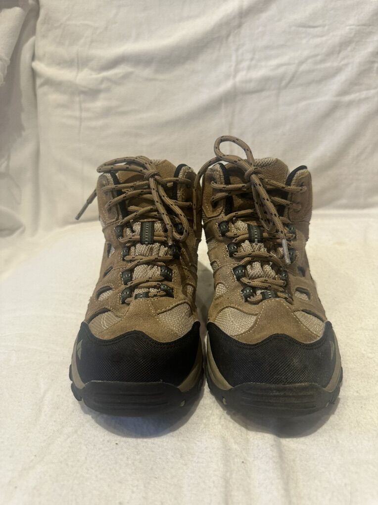 Outland Youth Size 4 Beige Wtrprf Hiking Boots