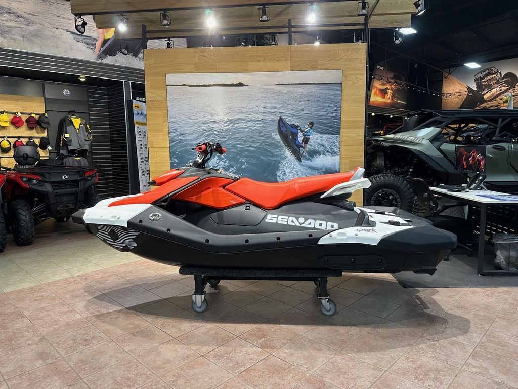 2026 SEA-DOO Spark Trixx for 3 Dragon Red / Bright