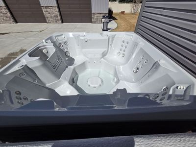 Pulse Hot Tub with Cover and Steps - Used, Great Condition