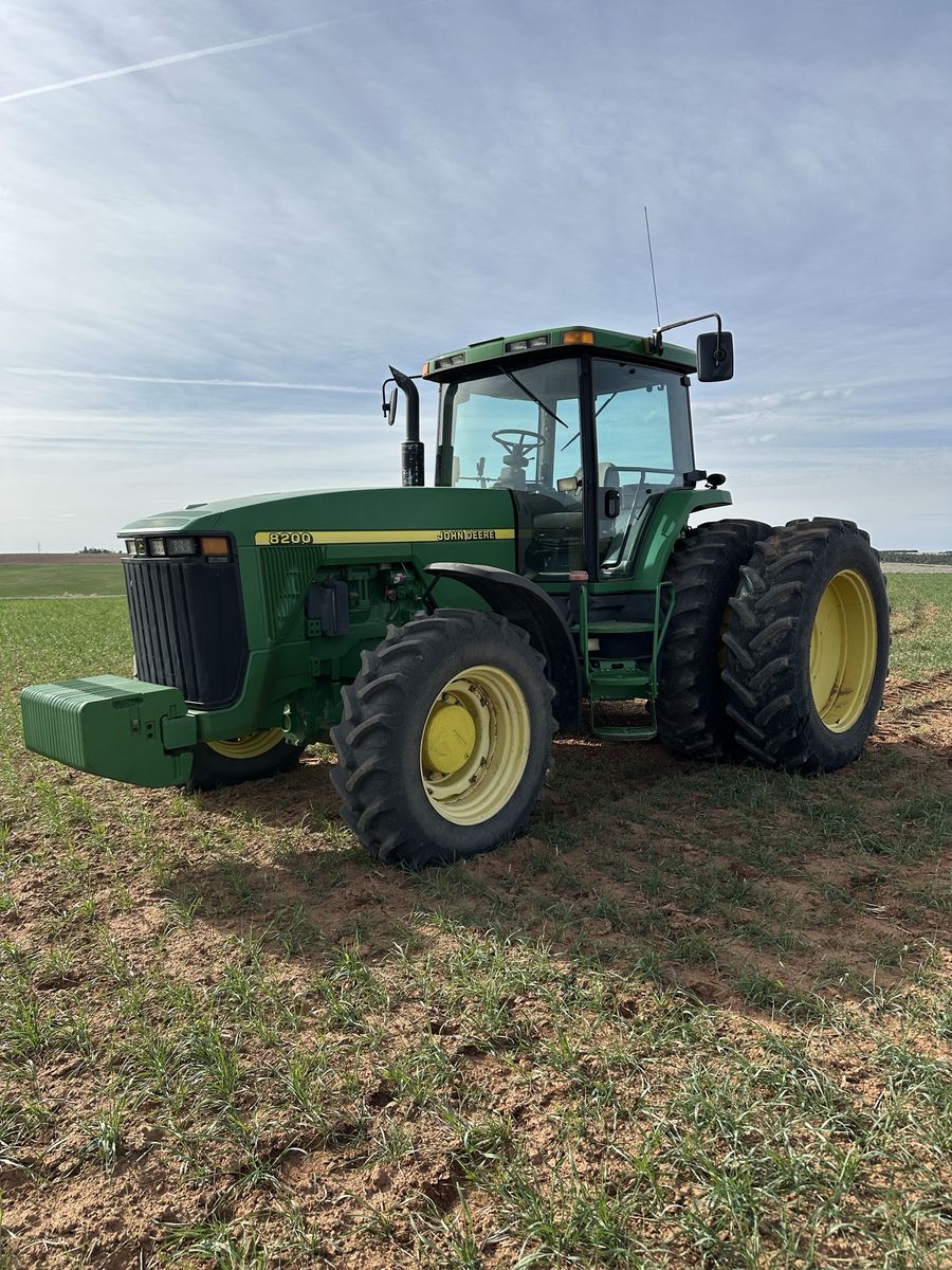 John Deere 8200 Tractor