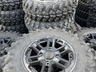 BRAND NEW DEFENDER HD11 TAKEOFF WHEELS AND TIRES 30x9 R15