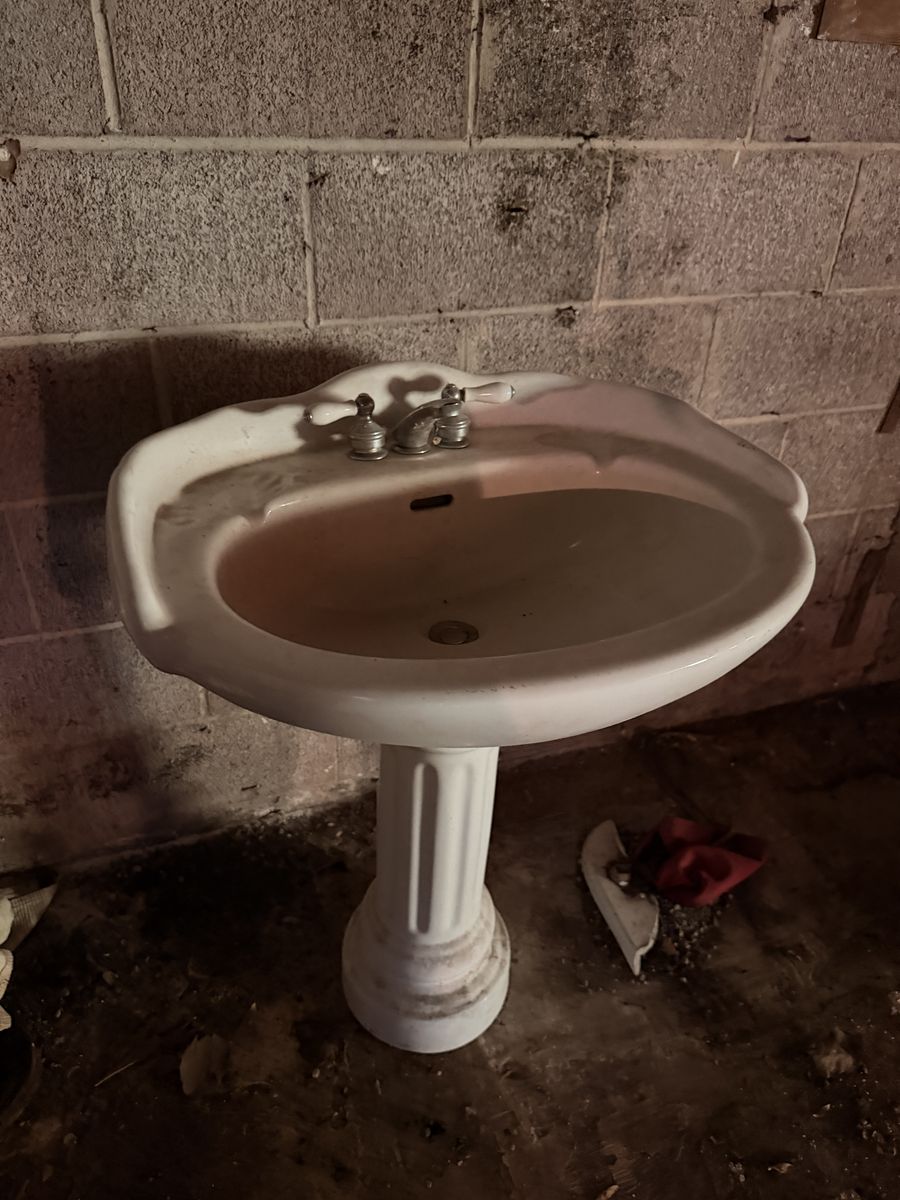 Pedestal Sink