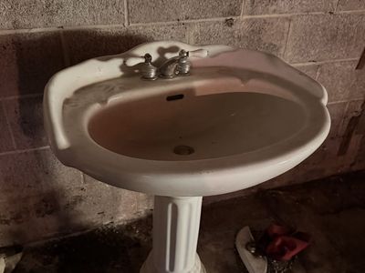 Pedestal Sink