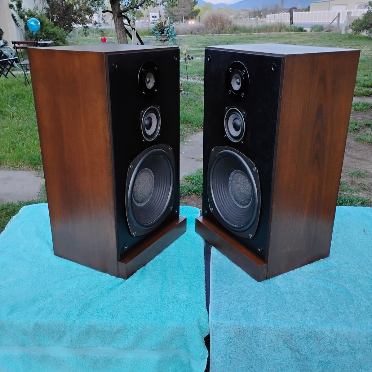 Vintage Realistic Optimus 25 Speakers Great Condit