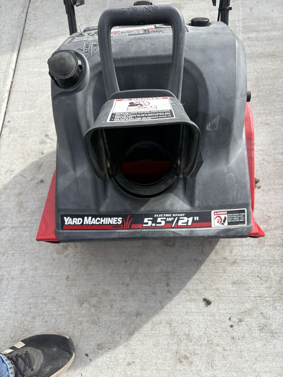 Yard machine snow blower ( single stage 5.5hp 2 cycle with electric start )