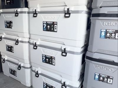 7 Igloo 150-quart XL MaxCold Cooler - Camping Hunting Tailgating