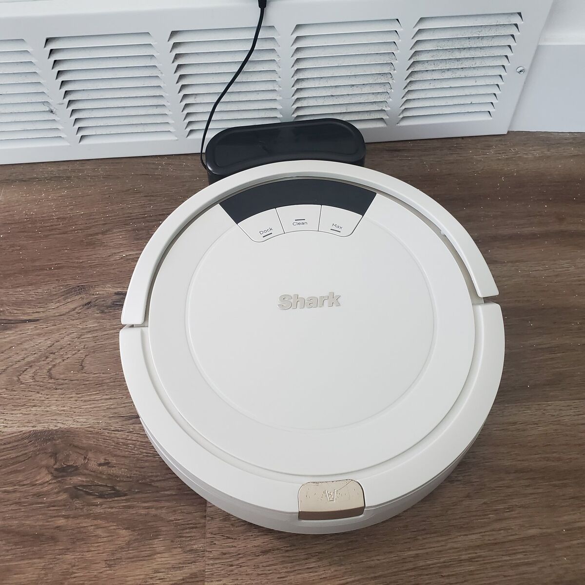 Shark ION Tri-Brush Robot Wi-Fi Vacuum Cleaner