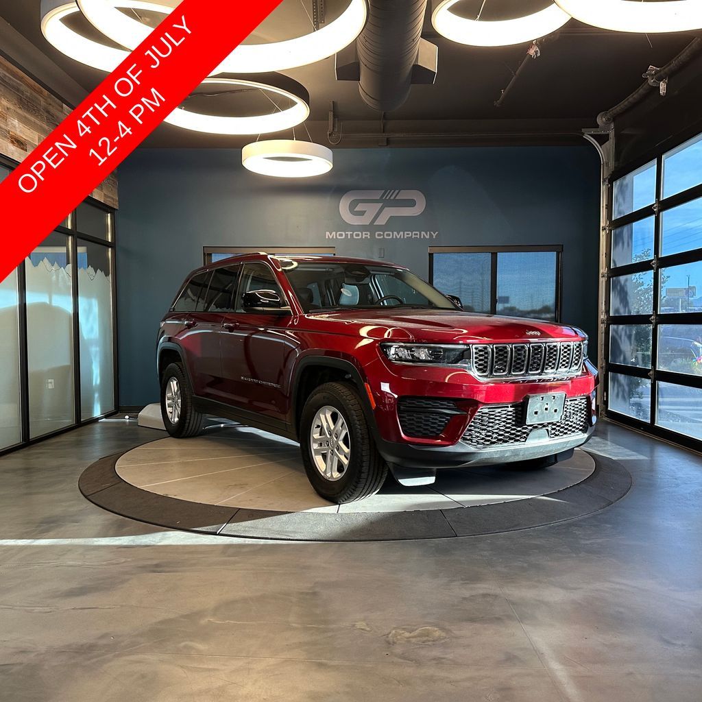 2023 Jeep Grand Cherokee Laredo