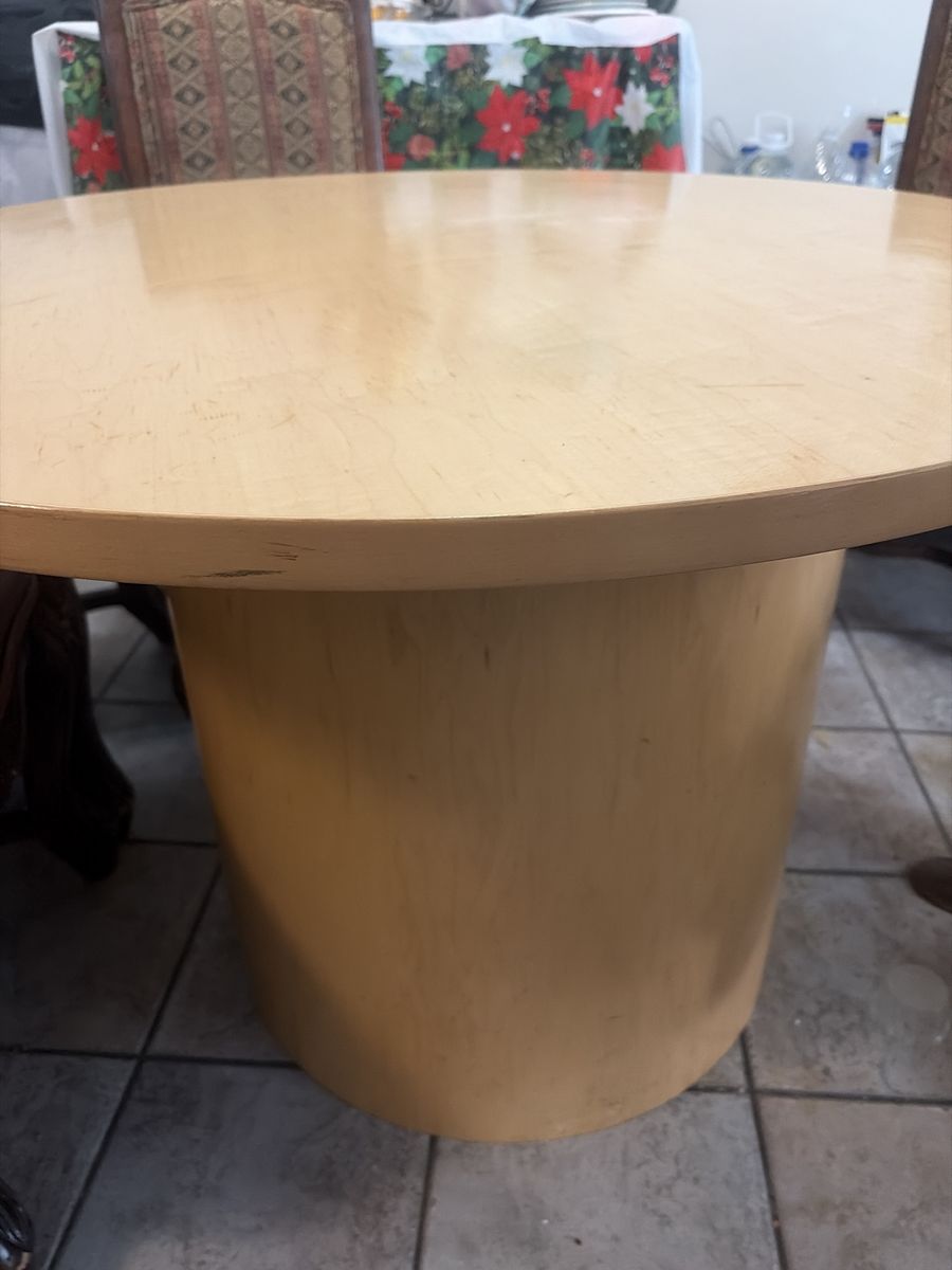 Round Light Wood Pedestal Dining Table