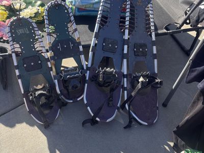 2 pair snowshoes