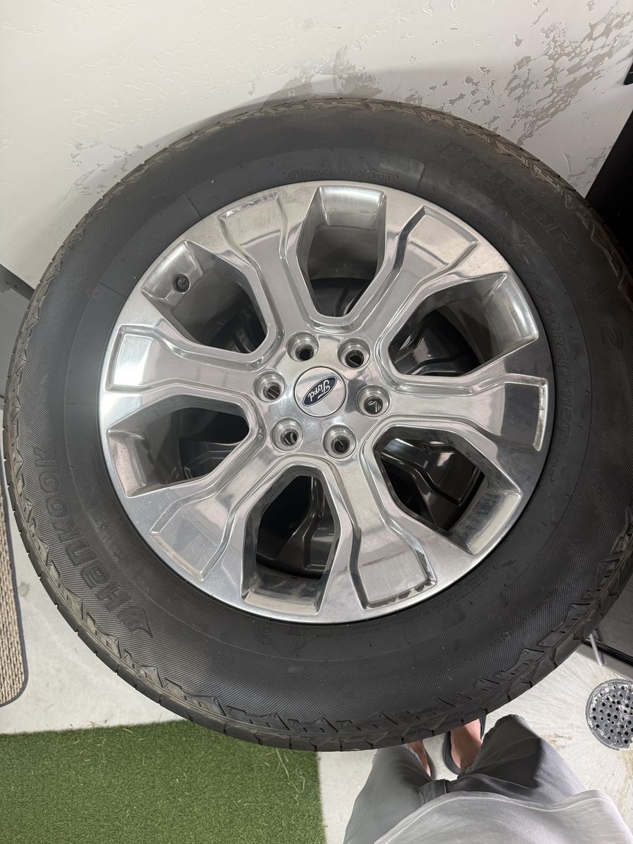 Set of 4 Ford F 150 platinum Factory Wheels and Hankook Tires 20 inch