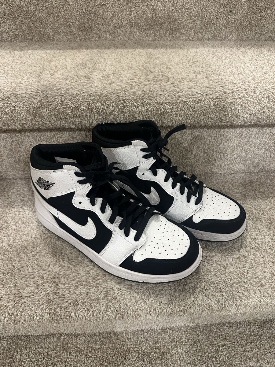 Nike Air Jordan high tops NICE!