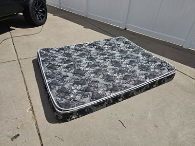 Free Queen RV mattress