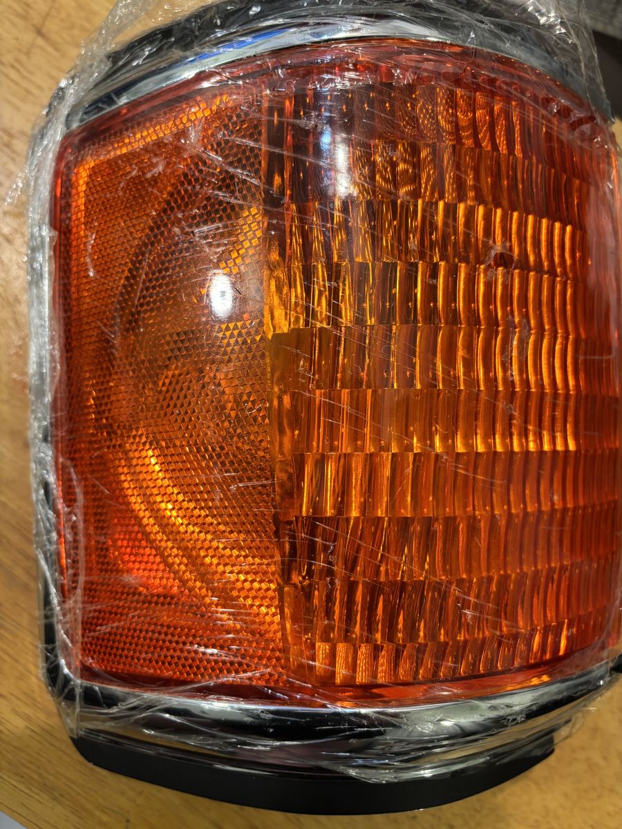 # Parking Light fits 1987-1991 Ford Bronco Drivers Side, Ford Super Duty F150, F250, F350