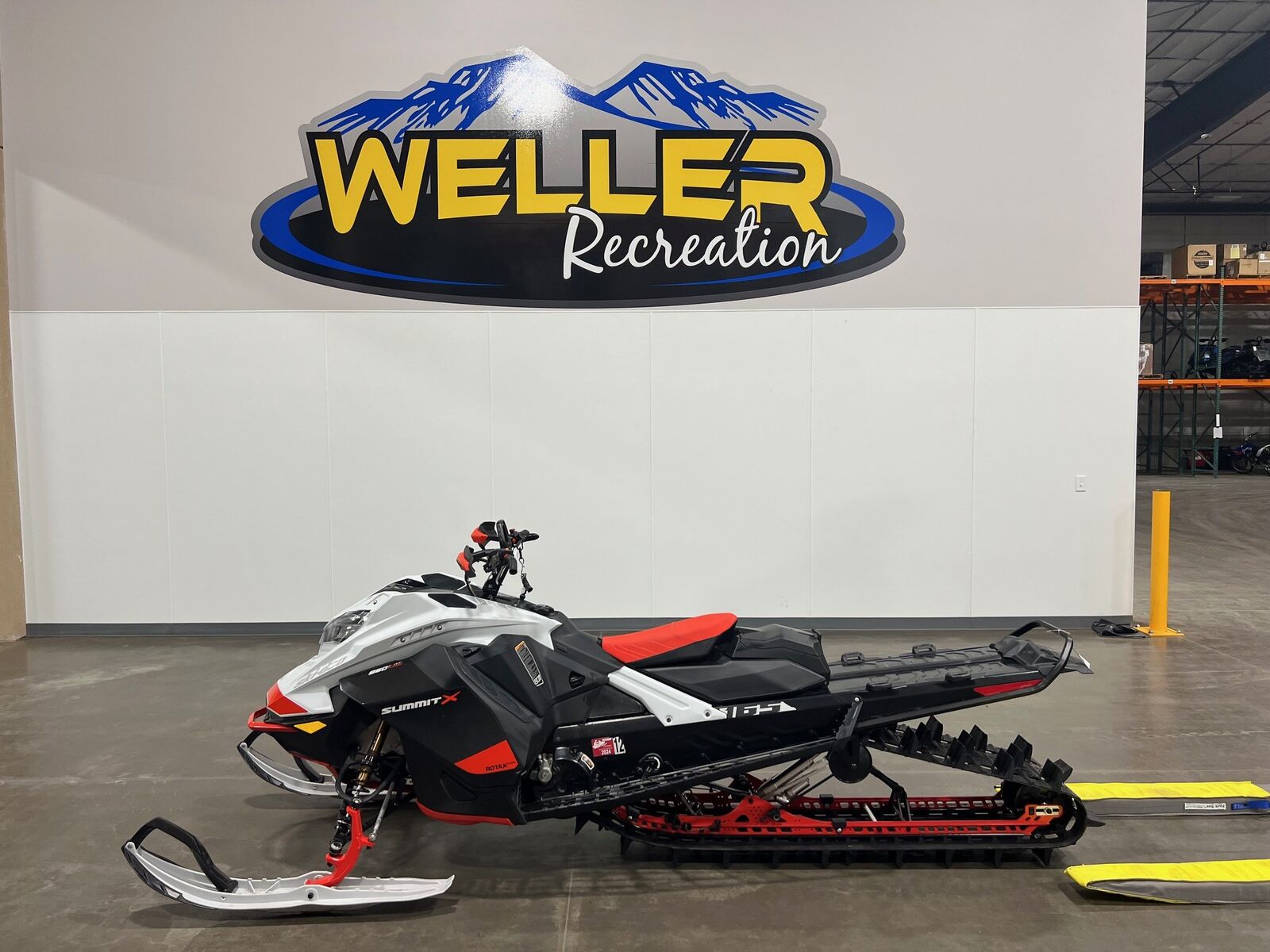 2021 SKI-DOO SUMMIT EXPERT TURBO 165   GRAY/RED/BLACK