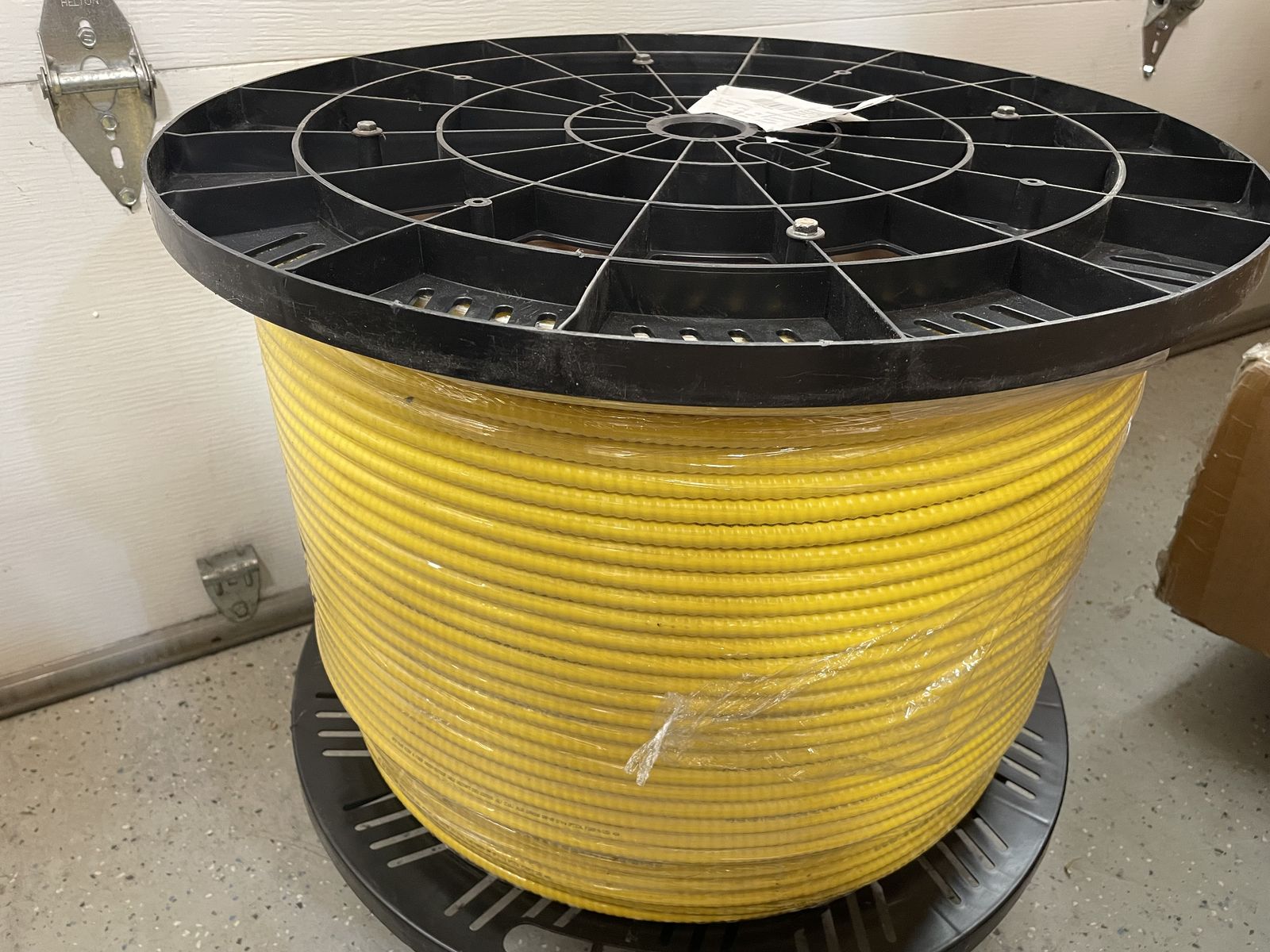 New 702 feet Corning SMF-28 Ultra Fiber Optical Cable 6 strands of high-performance OS2 9/125um