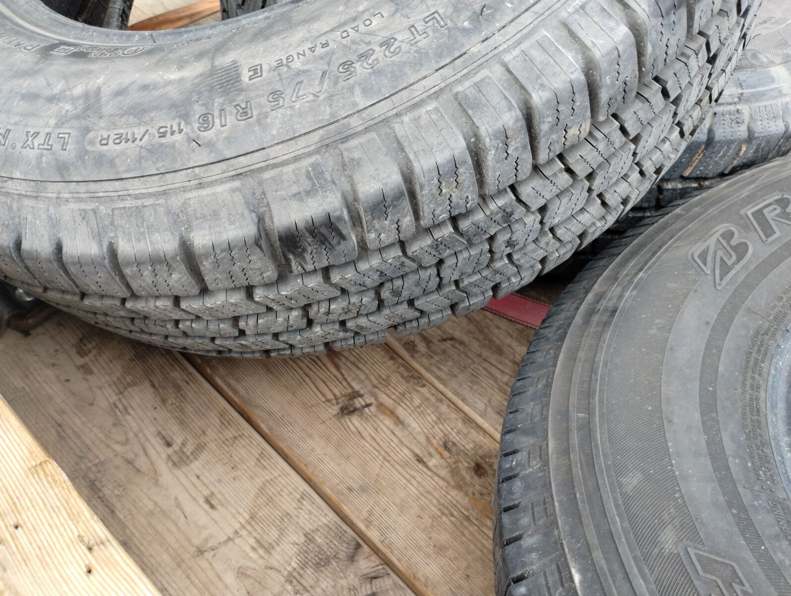 225/75-r16 2 Michlin 2 brigstone 90% 40$ each get ready for winter