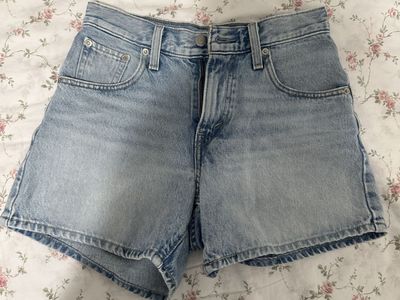 Levi's Light Wash High Rise Cinch Denim Shorts Size 25