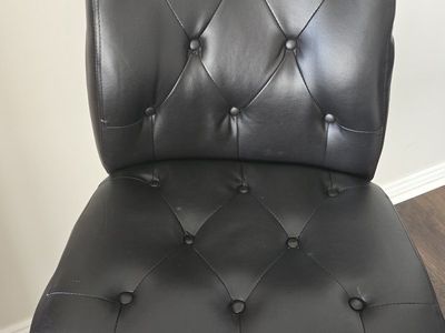 Black Tufted Adjustable Swivel Bar Stool with Footrest - Modern Faux Leather Bar Height Chair
