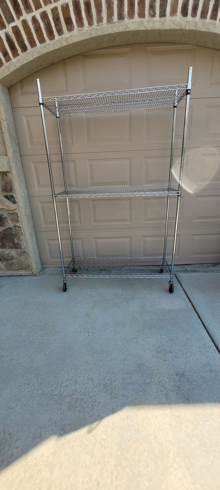 Wire shelf with wheels-like new