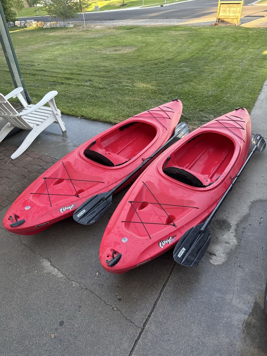 Pair of Lifetime Charger 100 Sit-Inside Kayaks with Paddles