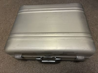 Zero Haliburton Aluminum Case