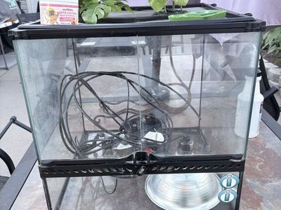 Reptile tank + assessories