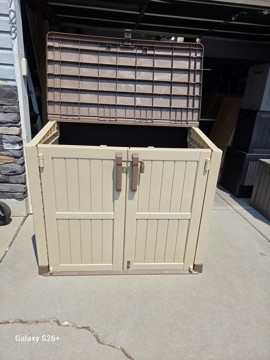 Deck storage 