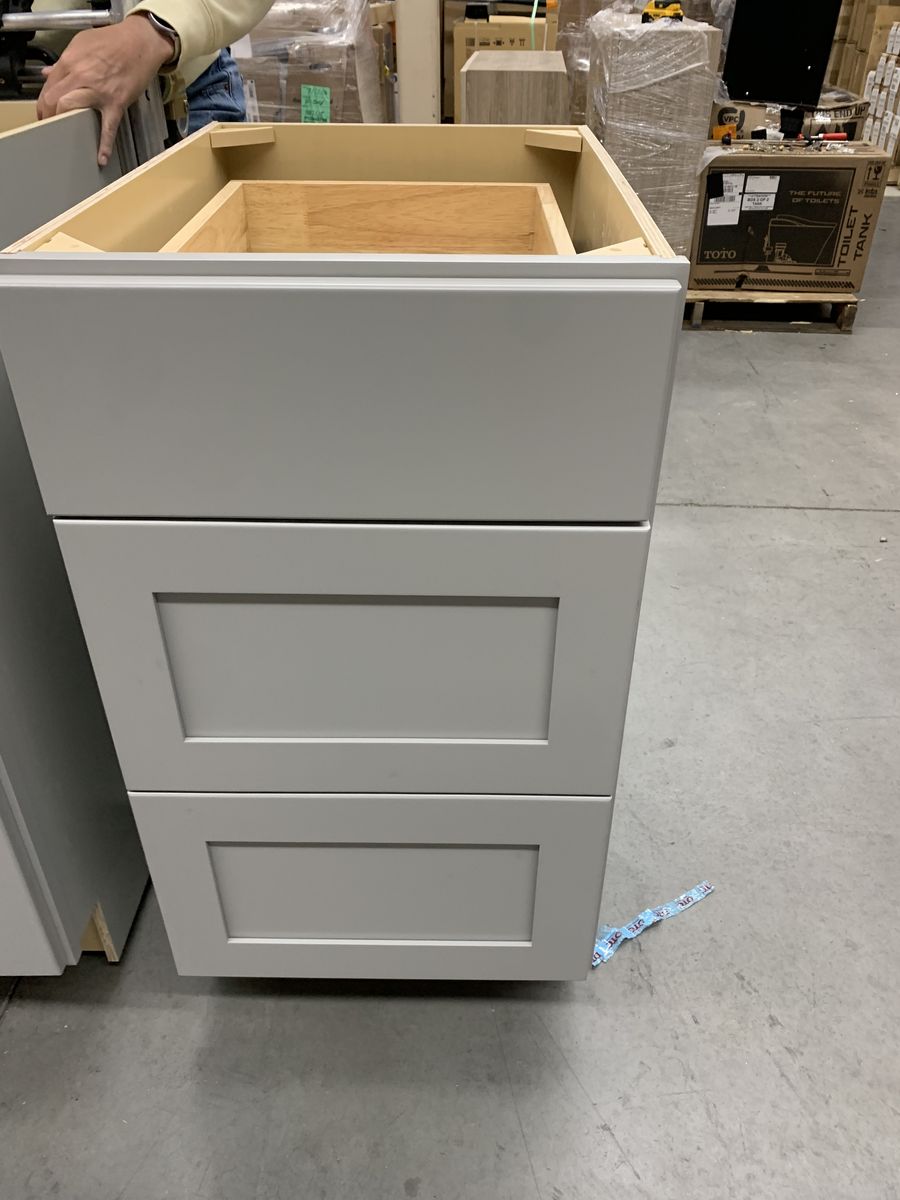 Hampton Bay Avondale 18 in. W x 24 in. D x 34.5 in. H Ready to Shaker Drawer Base Kitchen Cabinet in Dove Gray