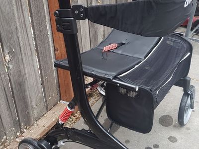 NITRO DRIVE ROLLATOR WALKER