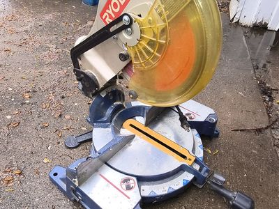Mitter saw