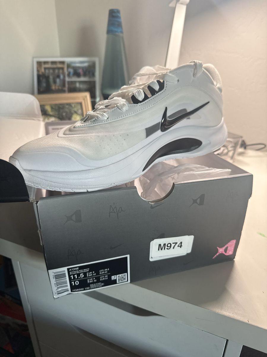 Brand New Nike A'One White Black Size 11.5W 10M Athletic Shoes with Box