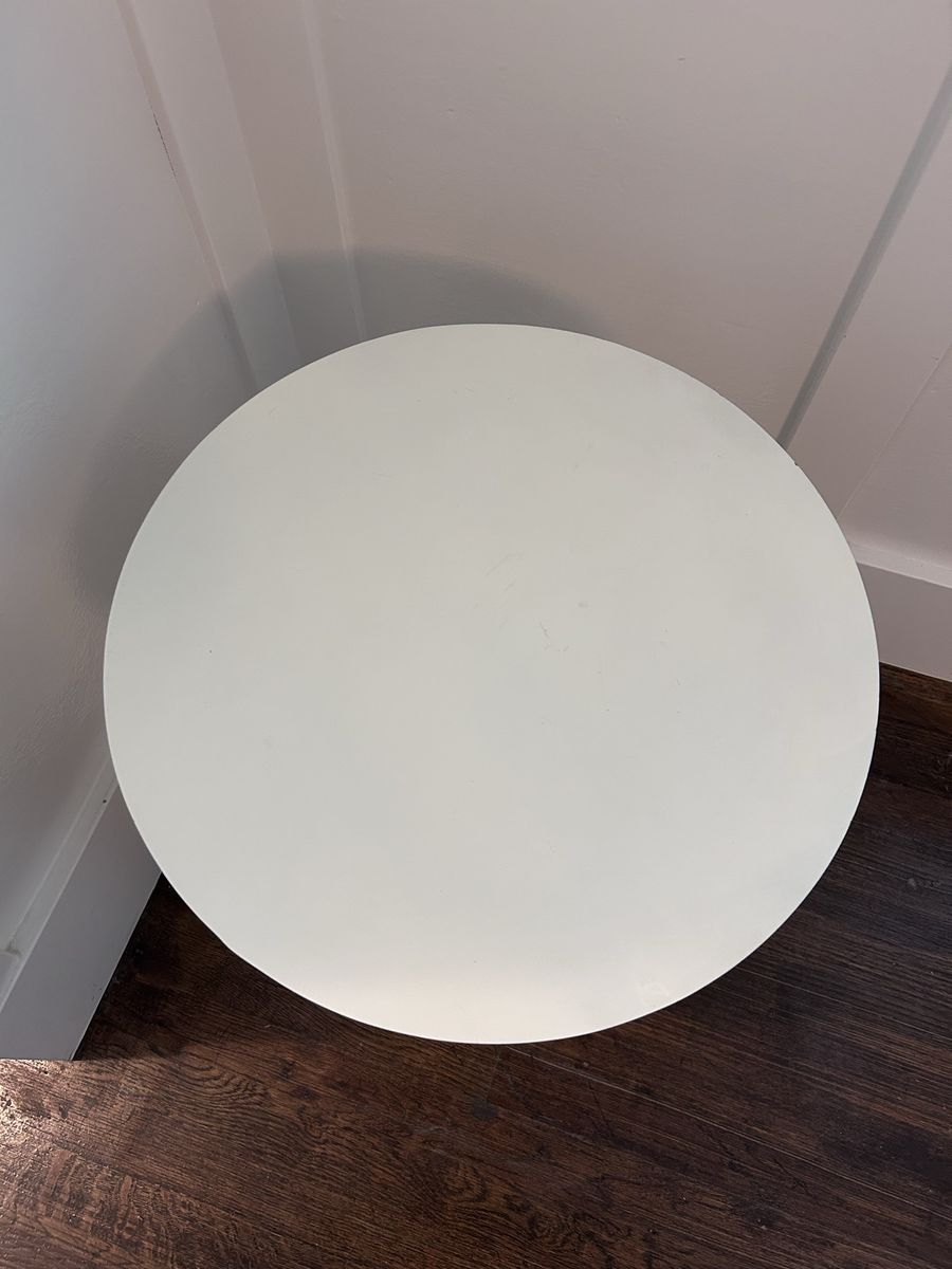 Main image 3