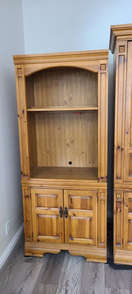 Solid Wood Broyhill Entertainment Center Media Cabinet Shelves Storage Unit Coffee Table