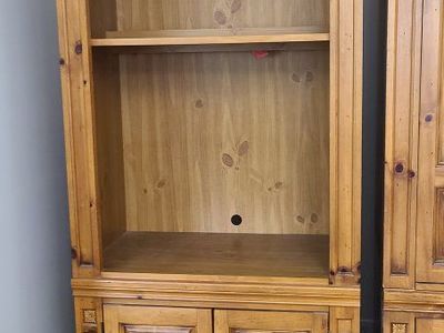 Solid Wood Broyhill Entertainment Center Media Cabinet Shelves Storage Unit Coffee Table