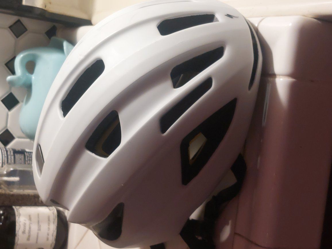 specialized bike helmet M/Lg