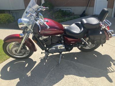 2007 Honda Shadow Saber 1100 Motorcycle - Burgundy Cruiser w/ Windshield & Saddlebags