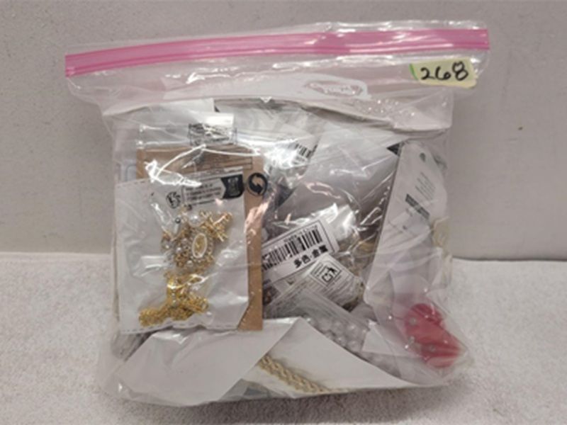 Main image 7